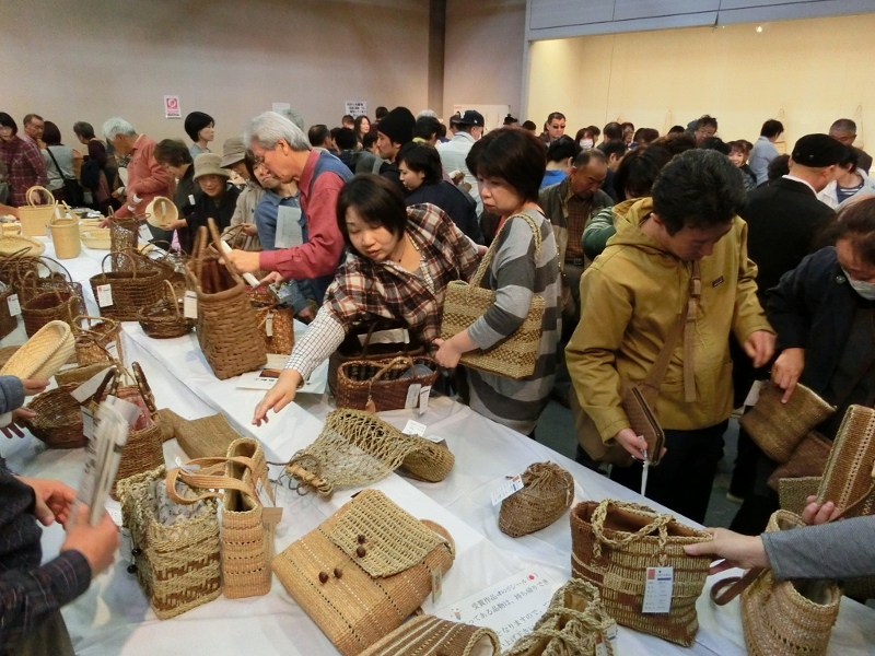 奥会津　編み組細工　工芸品　スタッフ　行く　三島町　交流センター　山びこ　自然素材　伝統的　手作り　受賞　お気に入り